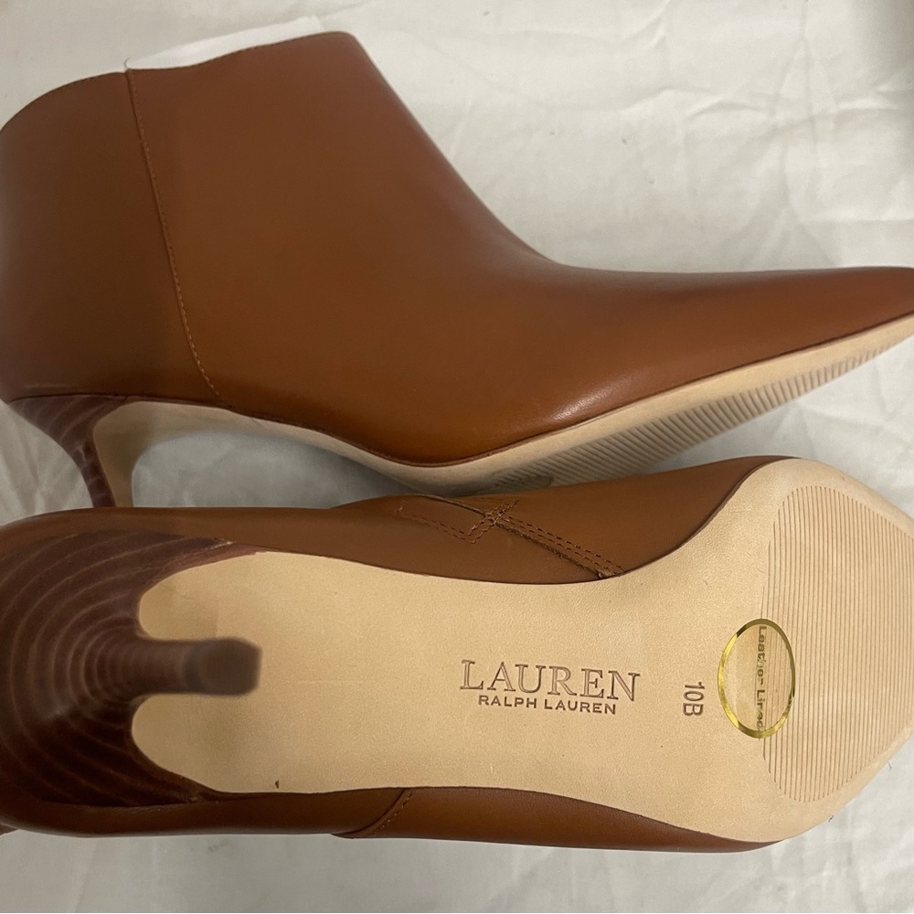 Stylish Ralph Lauren Tan brown Leather Ankle Booties size 10B 
.R14 - Picture 2 of 8